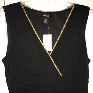 🆕NEW-BLACK DRESS WITH GOLD TRIM ON TOP-GORGEOUS-LIKE NEW-ELEGANT & COMFORTABLE
